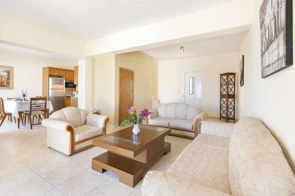 Green Pearl Villa Gennadi Лакания Экстерьер фото